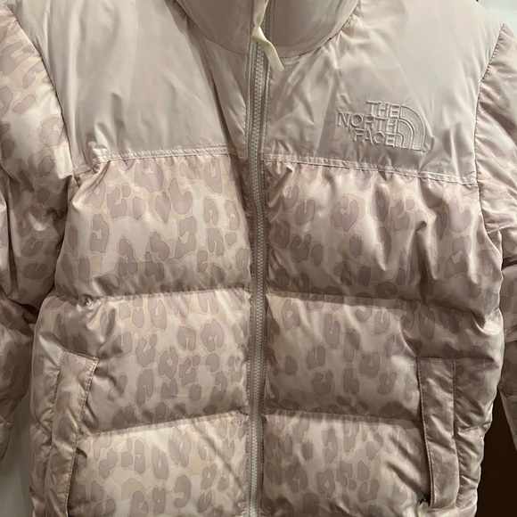 The North Face Retro Nuptse leopard jacket size S (like new) - Picture 6 of 10